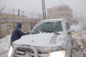 صور‬ للثلوج في مدينة بيتونيا غرب رام الله اليوم