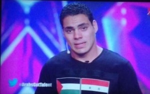 بالفيديو...مشارك مصري يبكي نجوى كرم خلال برنامج 
