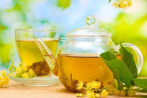 للشاي الأخضر فوائد تفاجئ شعرك.. تعرفي إليها!