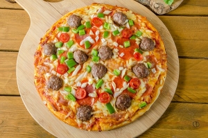 بيتزا بكرات اللحم الإيطالية