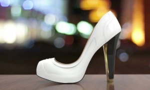 بالفيديو: لن يُسبّب لون الحذاء حيرة للنساء بعد اليوم