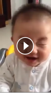 فيديو طريف لطفل يتذوق طعم الليمون