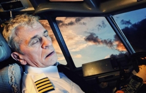  حدوث مفاجأة مذهلة حدثت لقائد طائرة ركاب بلجيكية ينام بعمق ويترك الطائرة تسير لوحدها فى سابقة هى الأولى فى العالم !! صور 