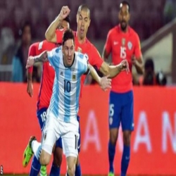 ميسي يلهم المنتخب الارجنتيني في فوزه على تشيلي في تصفيات كأس العالم