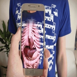 قميص تي شيرت يتيح لك مشاهدة داخل جسم الإنسان باستخدام الواقع المعزز والظاهري