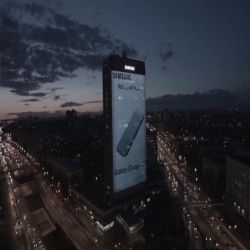 سامسونج تروج لـ Galaxy S7 Edge بإقامة نسخة منه بحجم بناء في موسكو