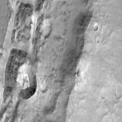 ملعقة ضخمة على المريخ قد تكون دليل الحياة عليه 