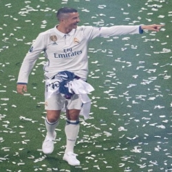 جماهير ريال مدريد تطالب بمنح رونالدو جائزة الكرة الذهبية