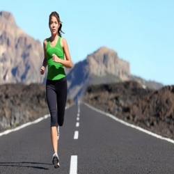 الركض دقيقة واحدة يومياً يحمي عظام المرأة