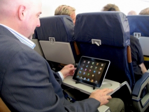 دراسة: يمكن اختراق الطائرات عبر Wi-Fi