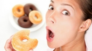 السكريات سريعة الهضم تحفز على إدمان الطعام