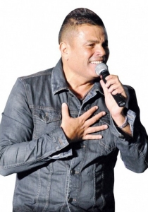 عمرو دياب يضم عشر أغنيات إلى مسلسل "الشهرة"