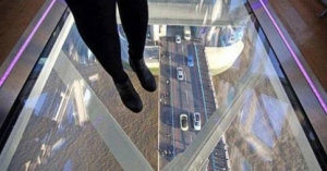 ممرات زجاجية في برج "لندن تاور بريدج"