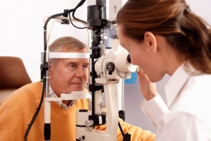  مشكلات العين عند مرضى السكر