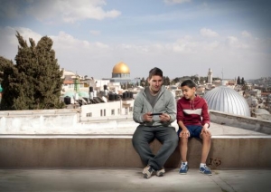 شاهد فيديو ميسي والطفل الفلسطيني احمد الطويل في اعلان مصور