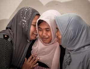 اندونيسية تعود إلى أهلها بعد أن جرفها التسونامي منذ 10 سنوات